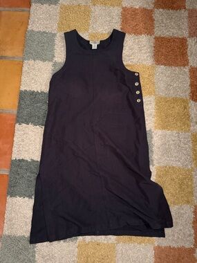 Sleeveless Shift Dress in Navy/Black